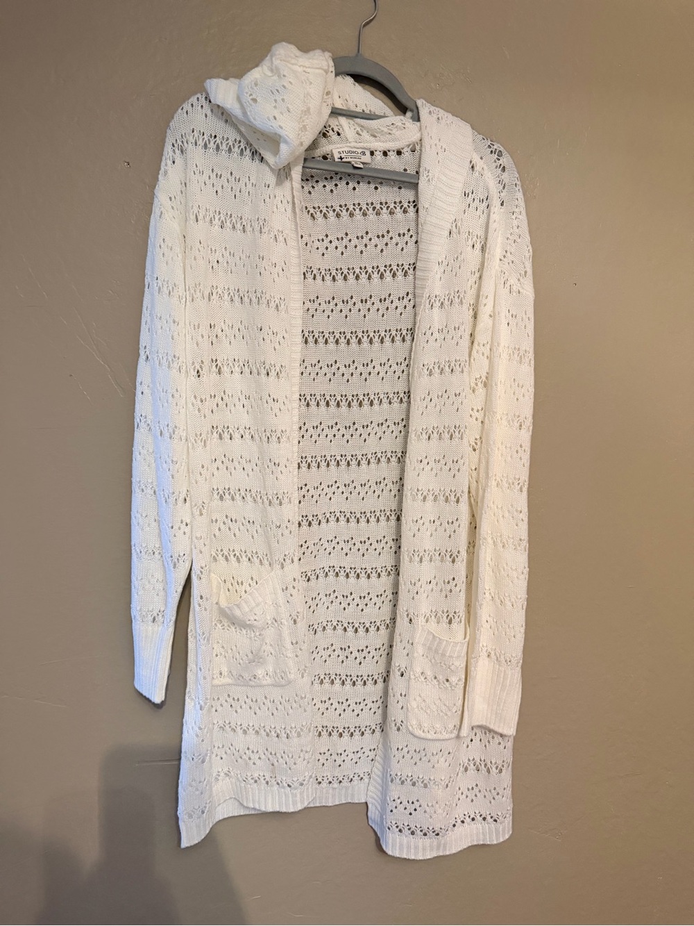 Open-Knit White Hooded Cardigan with Front Pockets